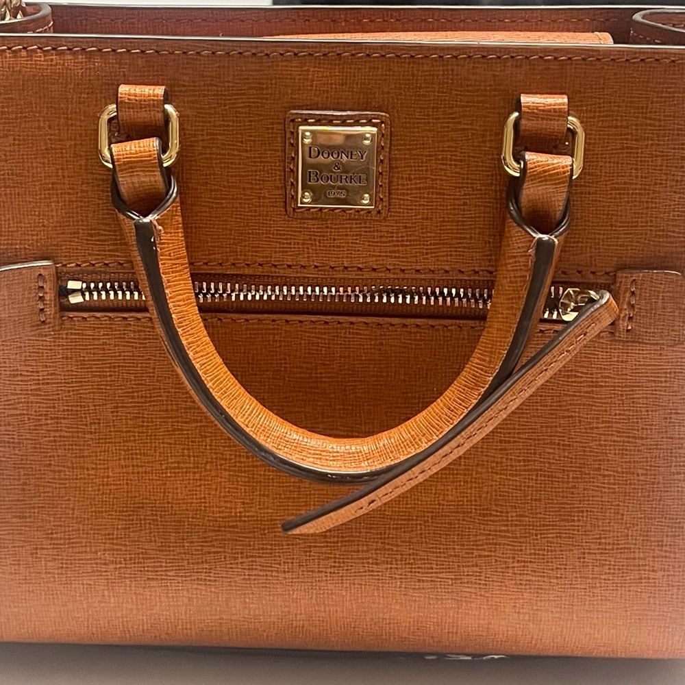 Dooney & Bourke